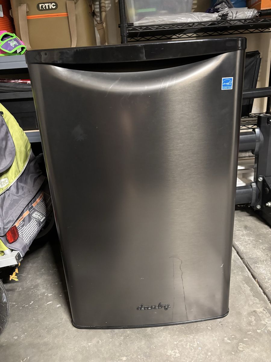 Danby fridge 4.4 cu ft