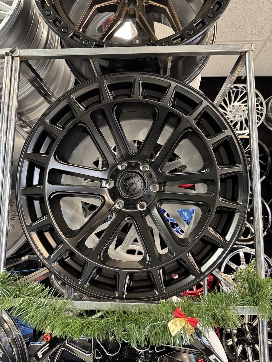 Fuel Off-Road Wheel - 20x10 lug 6x135 Matte Black Brand new set of 4
