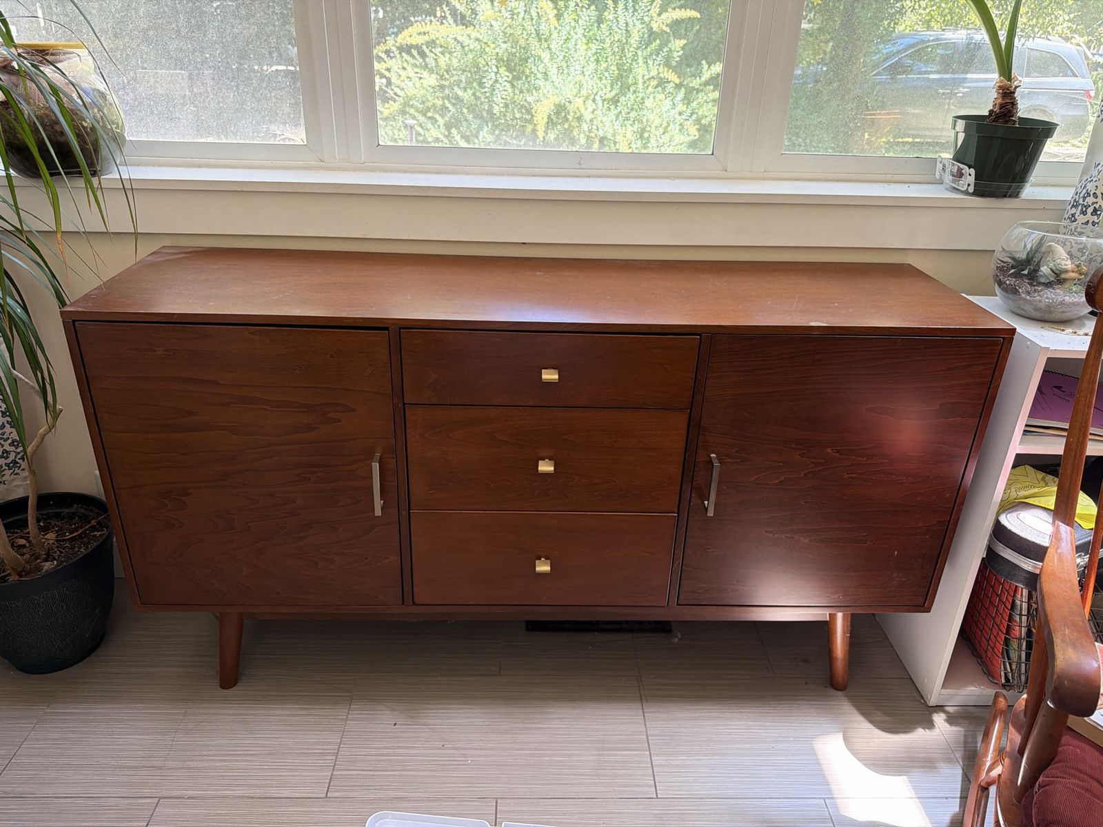 Mid-Century Modern Wood Sideboard Buffet Cabinet with 3 Drawers & 2 Doors