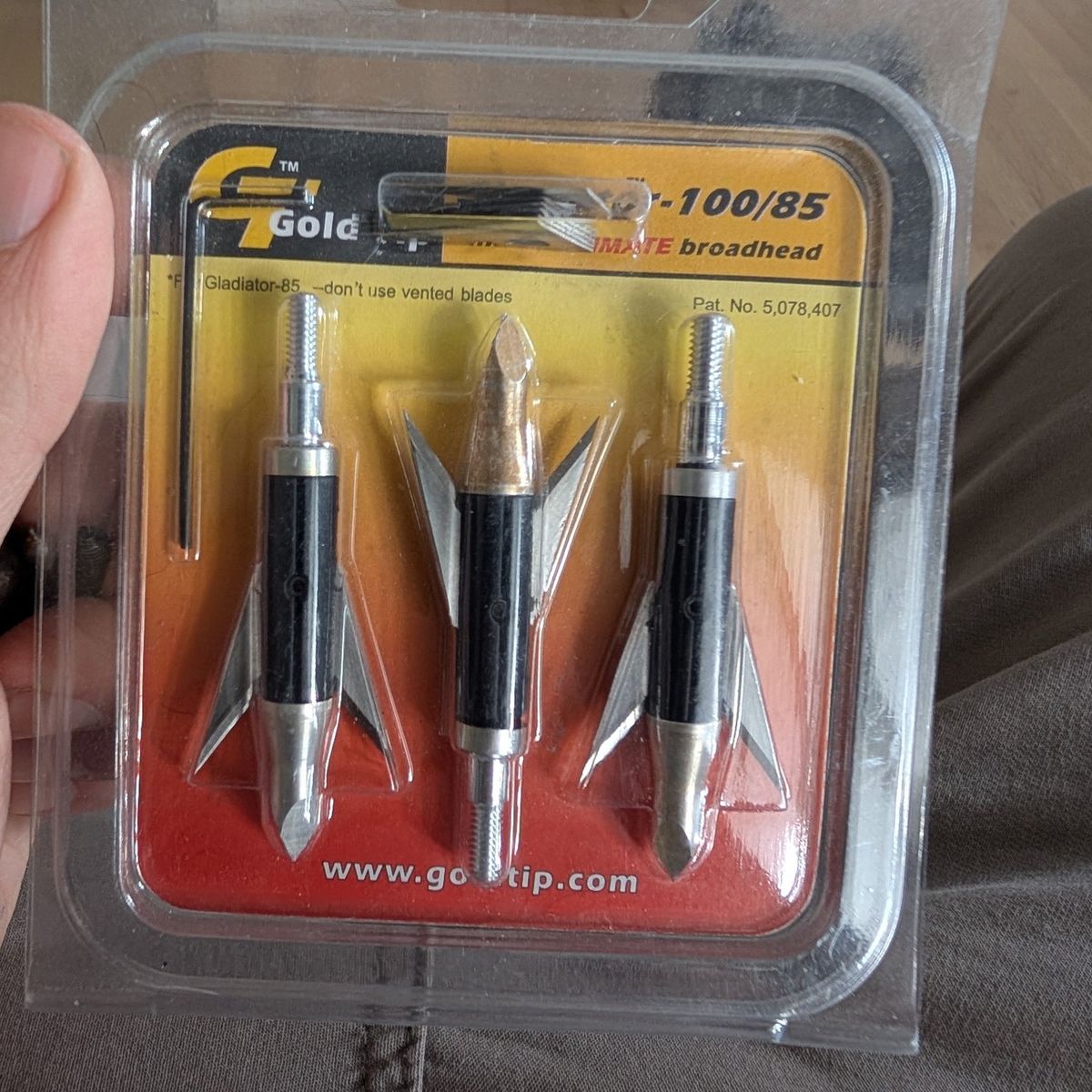 100g Gold Tip mechanical broad heads