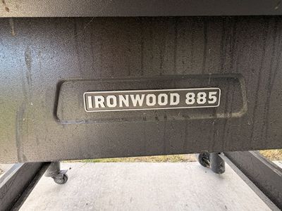 Traeger 885 Pellet Grill