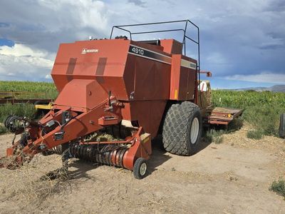 Hesston 4910 Large Square Baler