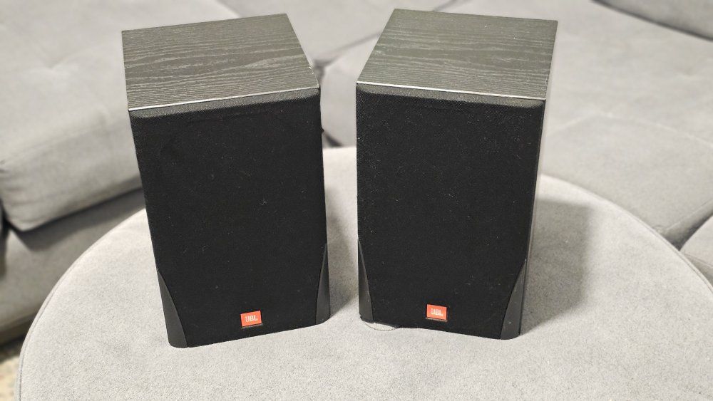JBL MR25 bookshelf speakers -sound great!