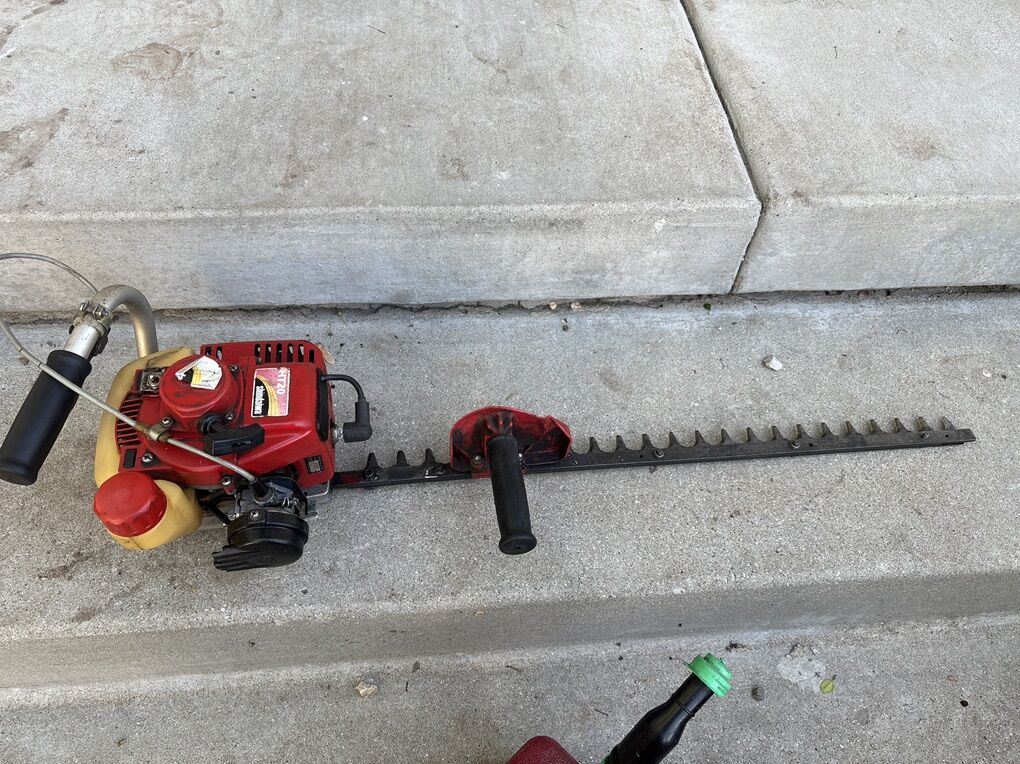 30 Inch Shindaiwa Hedge Trimmer