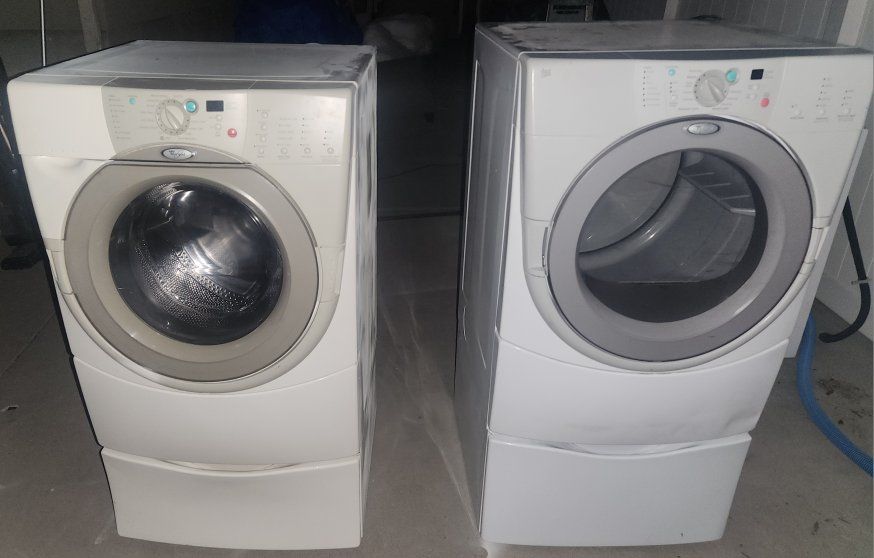 Whirlpool Front Load Washer + Gas Dryer Set – Works Great!