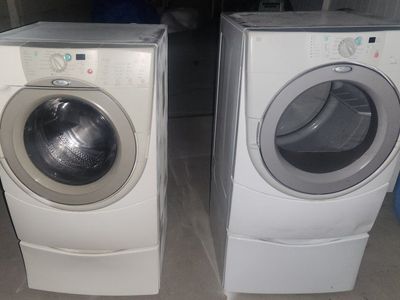 Whirlpool Front Load Washer + Gas Dryer Set – Works Great!