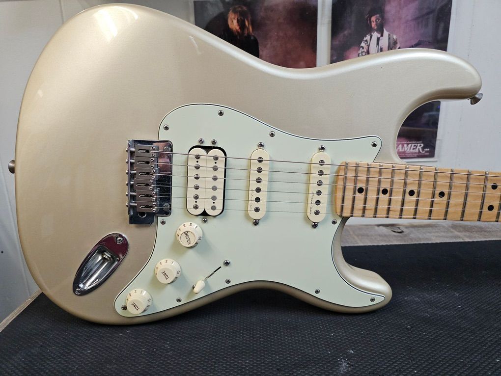 Fender deluxe Stratocaster HSS
