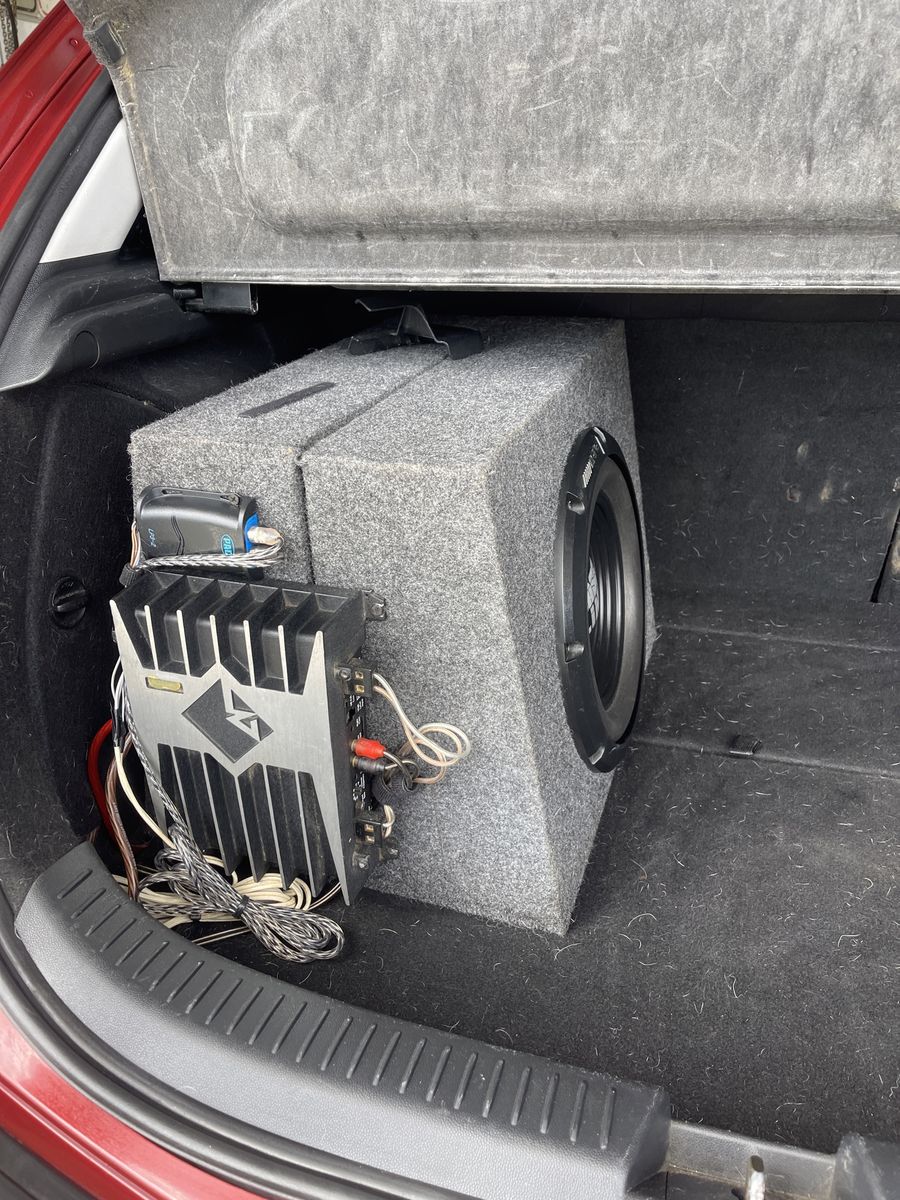 2- 12” Apline subwoofers & Rockford fosgate amp