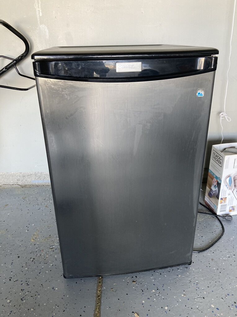 Danby Compact Refrigerator (No Freezer)