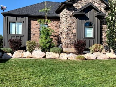Landscaping | Lawnmower | Yard maintenance