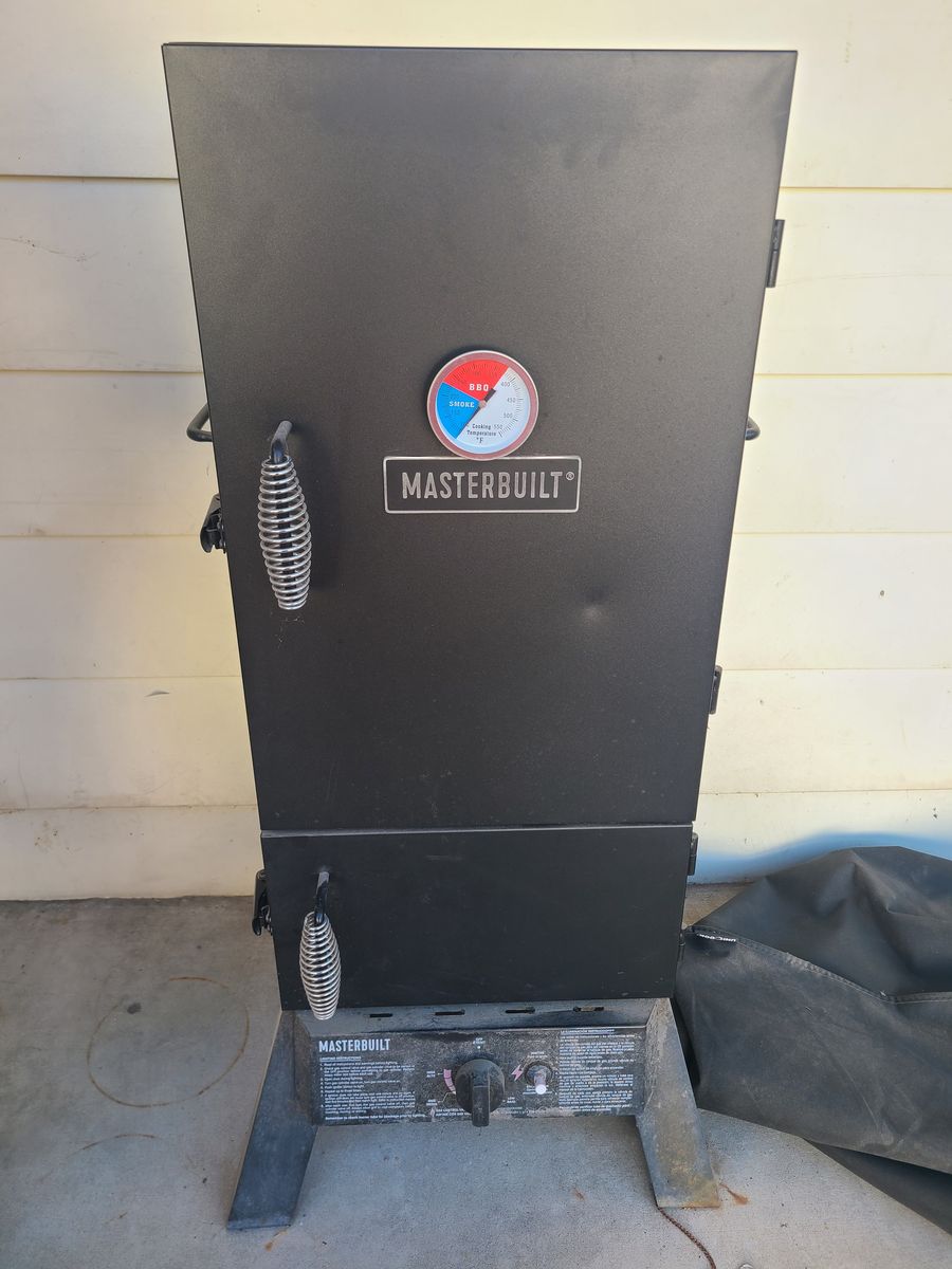 Masterbuilt propane smoker