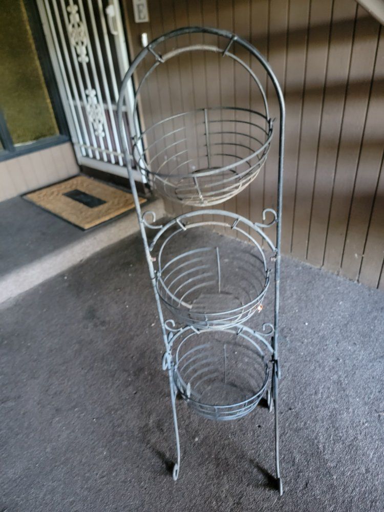 rod iron hanging baskets