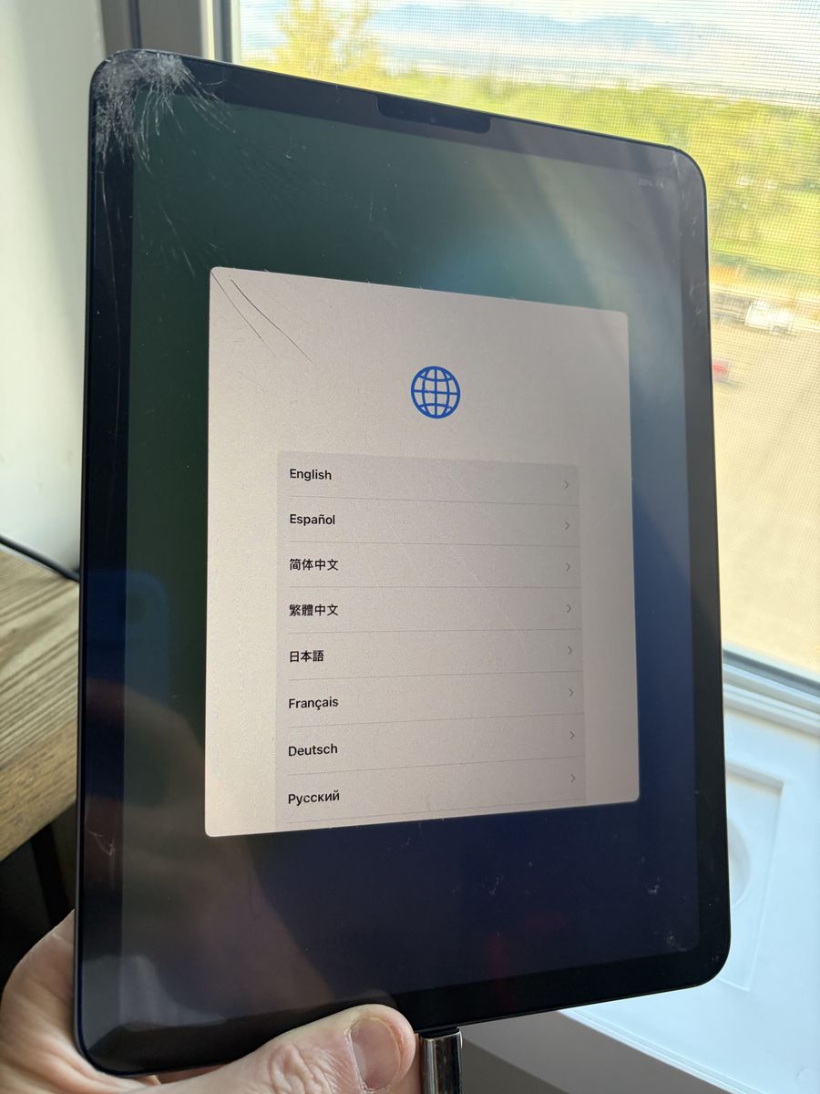 iPad Air 4th Gen 64GB Wi-Fi Space Gray, Cracked Screen, Fully Functional, iCloud Unlocked