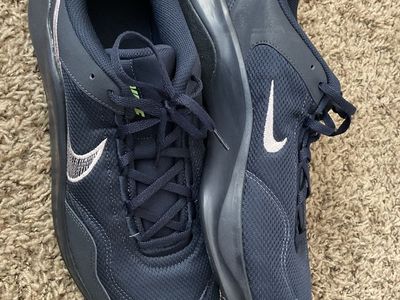 Nike Men's Legend Essential 3 Next Nature training shoes in Obsidian blue. Size: 13