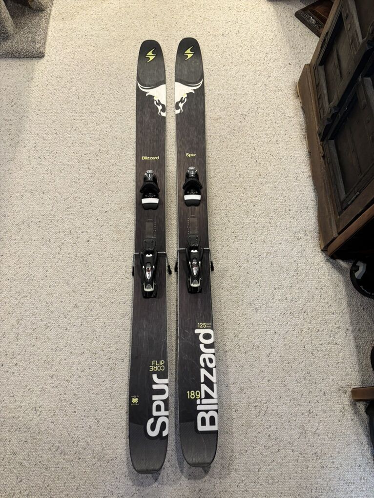 189 Blizzard Spur w/ Look Bindings