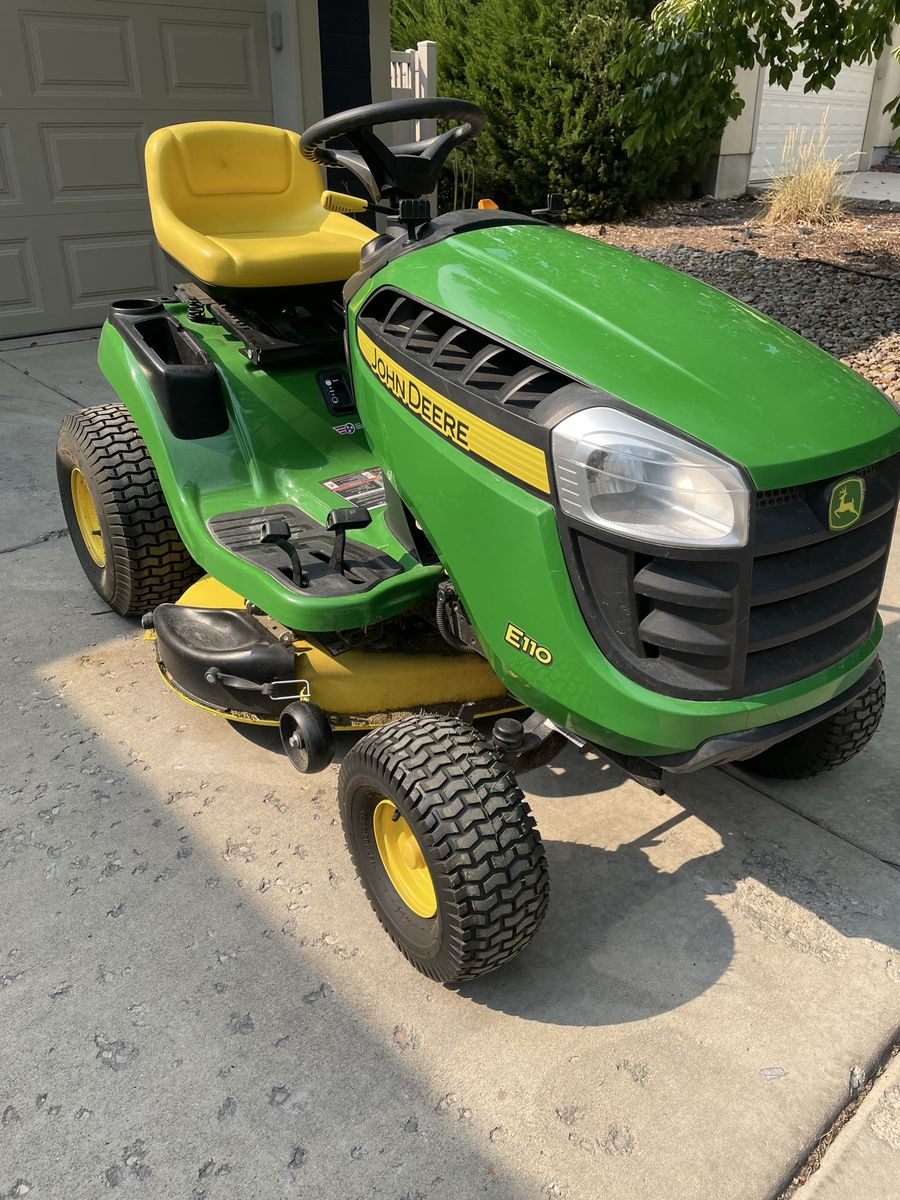 John Deere E110 Riding Lawn Mower - Under 60 Hours
