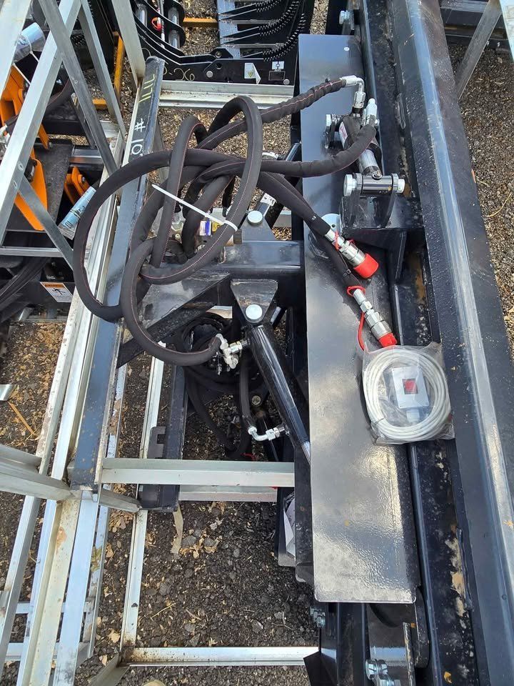 Main image 4