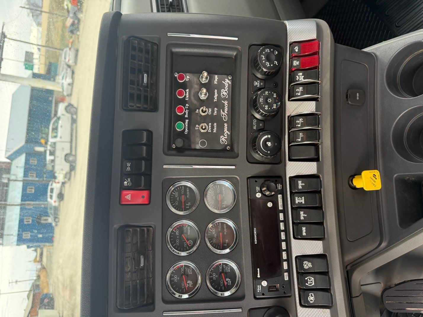 Main image 11