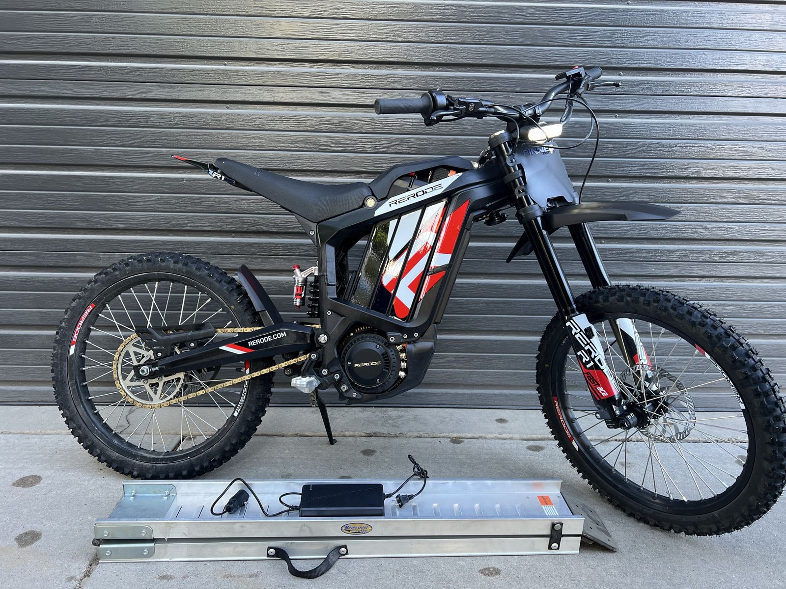 Rerode R1 72v E Dirt Bike Motorcycle- Sutton Talaria
