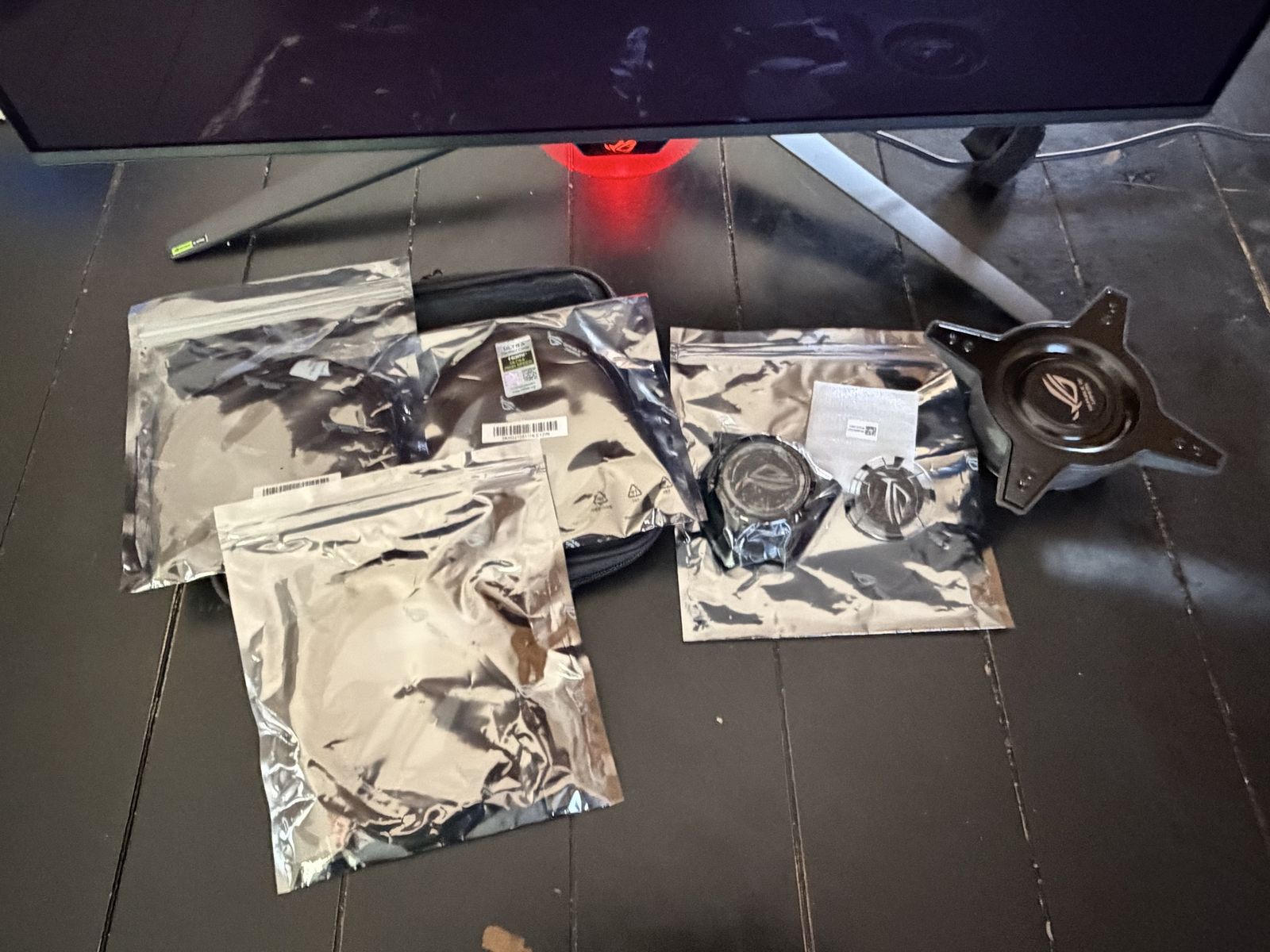 Main image 6