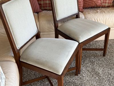 2very Nice Thomasvillie Dining Chairs. Great Condi
