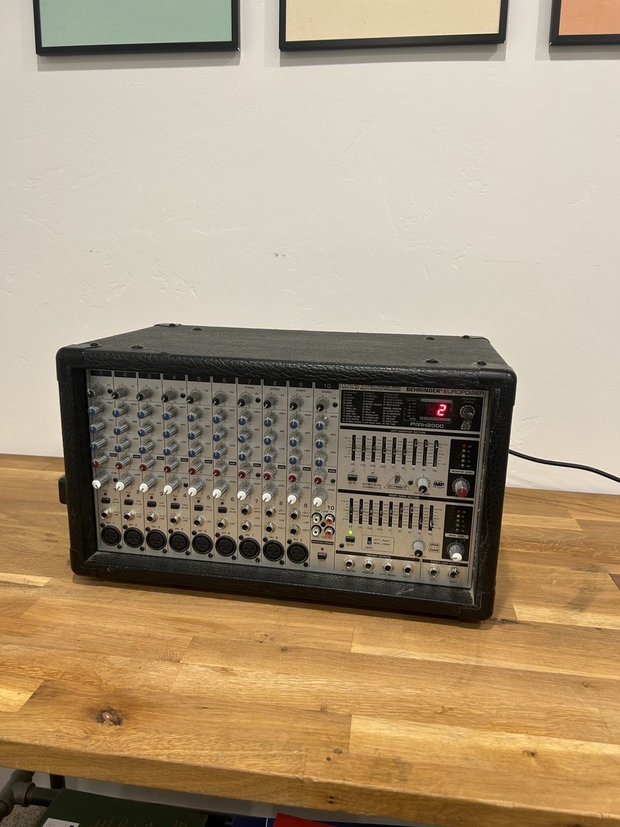 BEHRINGER 10 channel amp / audio mixer with effects for PA system