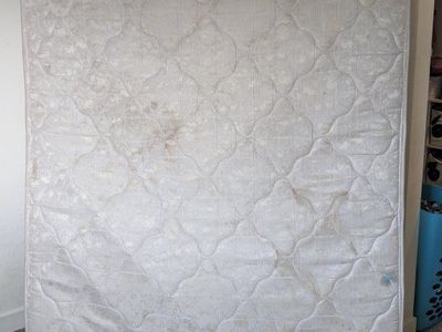 Queen Size Pillow Top Mattress
