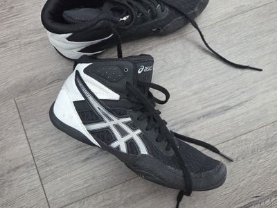 wrestling shoes Asics Matflex 6 size 2