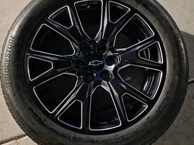 2025 Chevy Silverado High Country 22 Wheels Tires