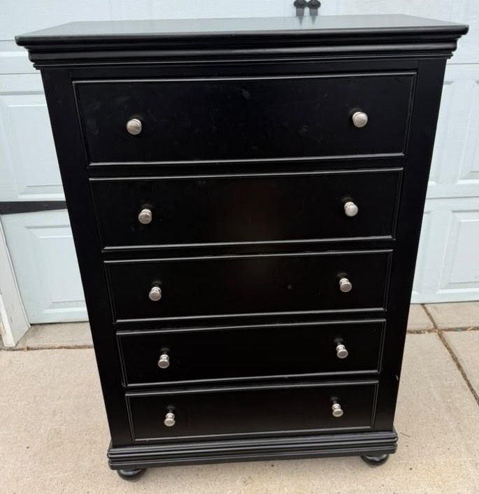 Cute black dresser