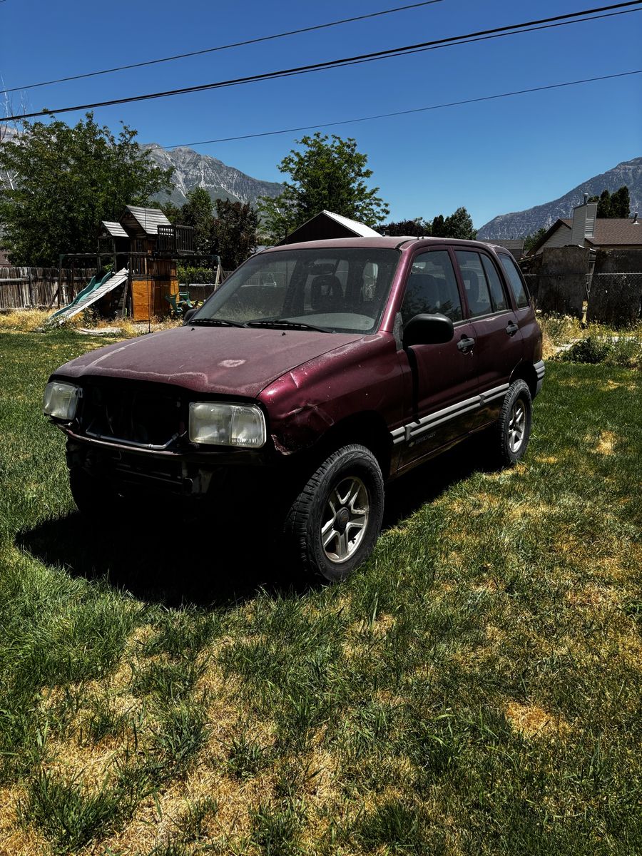 2002 Chevrolet Tracker Base