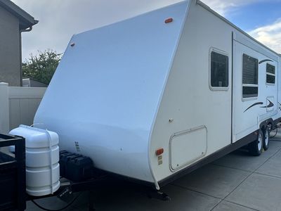 2006 keystone zeppelin 26ft