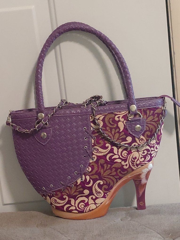 Dor-Va Kelompen Hand Made Purple Wooden High Heel Shoe Purse Handbag