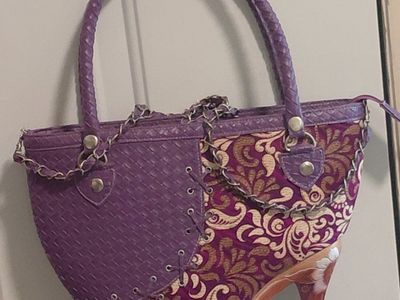 Dor-Va Kelompen Hand Made Purple Wooden High Heel Shoe Purse Handbag