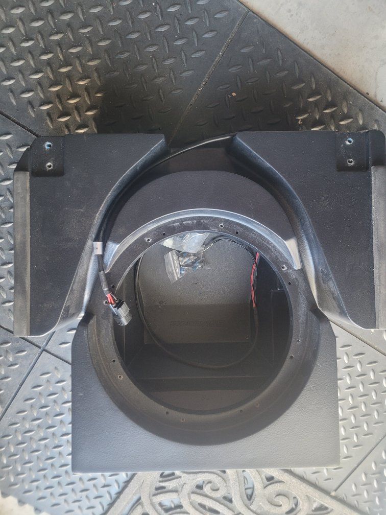 SSV 10" subwoofer box for Can Am X3