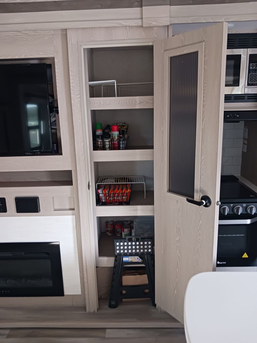 Main image 6