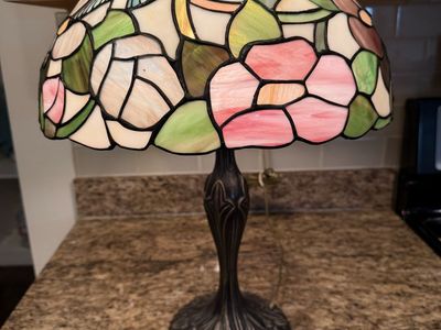 Stained Glass Table Lamp Floral 24 inches tall
