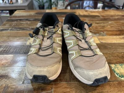 *FS Salmon Hiking Boots And Trail Shoes Size 3\4*