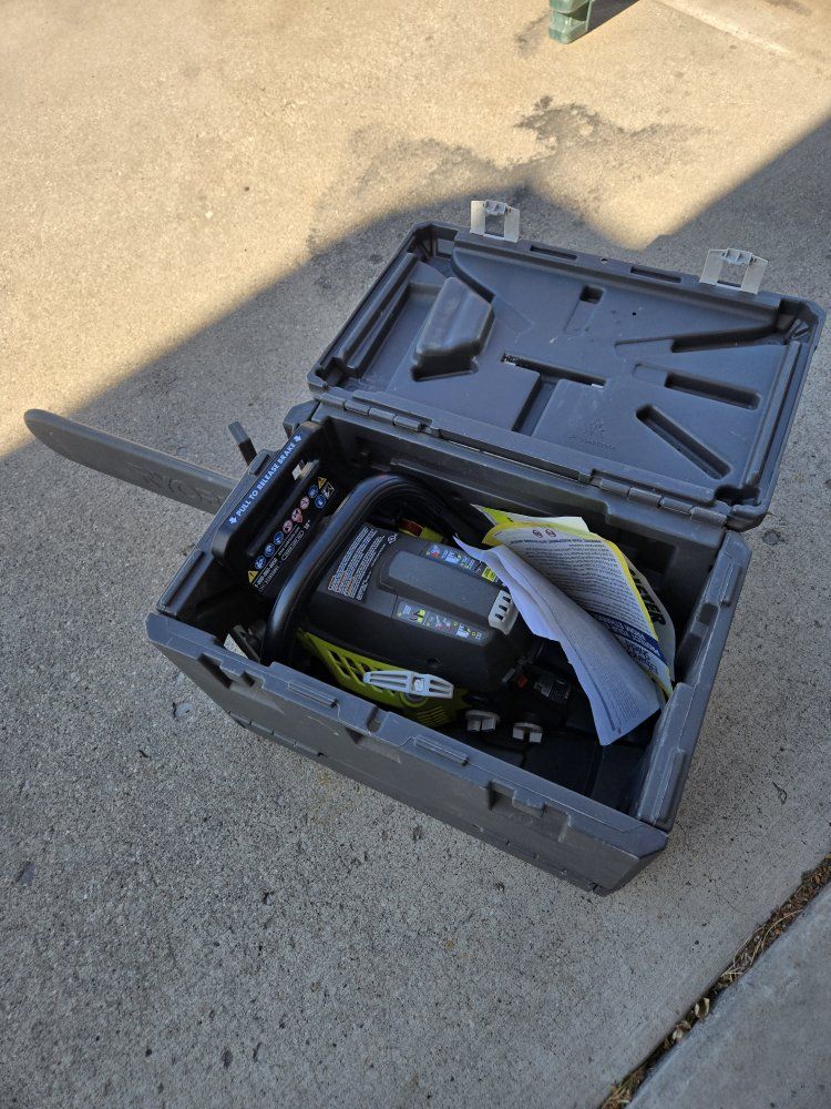 Ryobi 3818 Gas Chainsaw