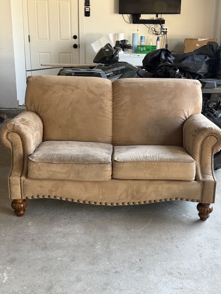 Free Love Seat