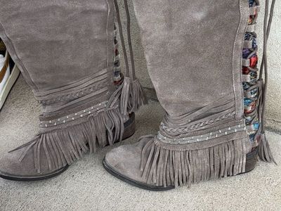 Women's Gray Suede Fringe Knee-High Boots - Size 8, Braided Detail, Excellent Condition