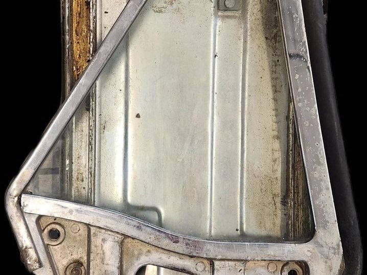Main image 1