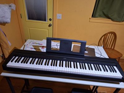 Yamaha electric piano keyboard