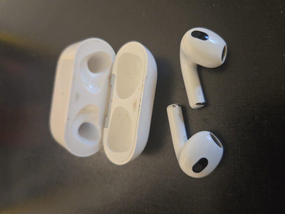 Apple AirPods Wireless Earbuds with MagSafe Charging Case - White