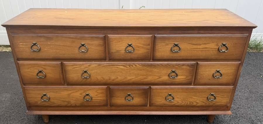 Darling dresser