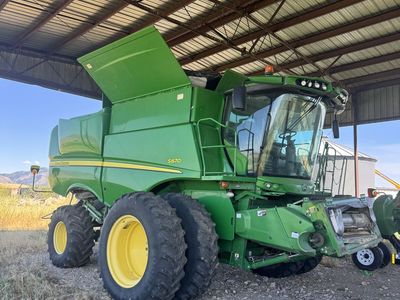 2012 John Deere S670 Combine with 30 foot 630F header