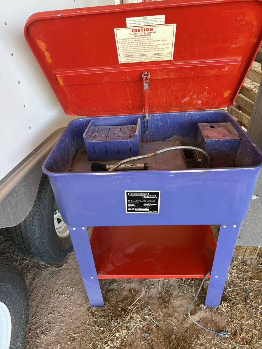 Chicago Electric Parts Washer - 20 Gallon Capacity, Electric Pump, Red/Blue