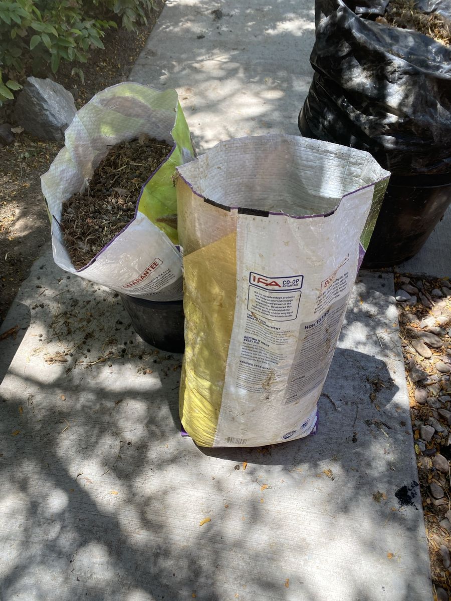 Organic Rabbit Manure Fertilizer - Nutrient-Rich Garden & Plant Food