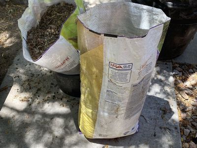 Organic Rabbit Manure Fertilizer - Nutrient-Rich Garden & Plant Food