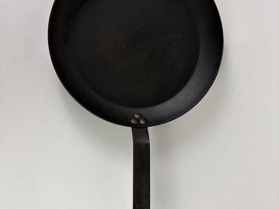 Lodge 12” Carbon Steel Skillet – Pre-Seasoned